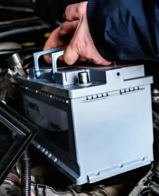 Cara Merawat Aki Mobil agar Tidak Cepat Soak Aki