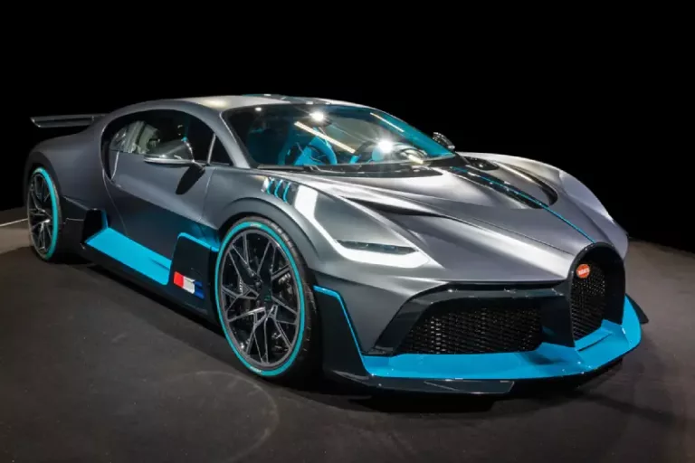 Bugatti Divo vs Chiron: Apa Perbedaan Keduanya?