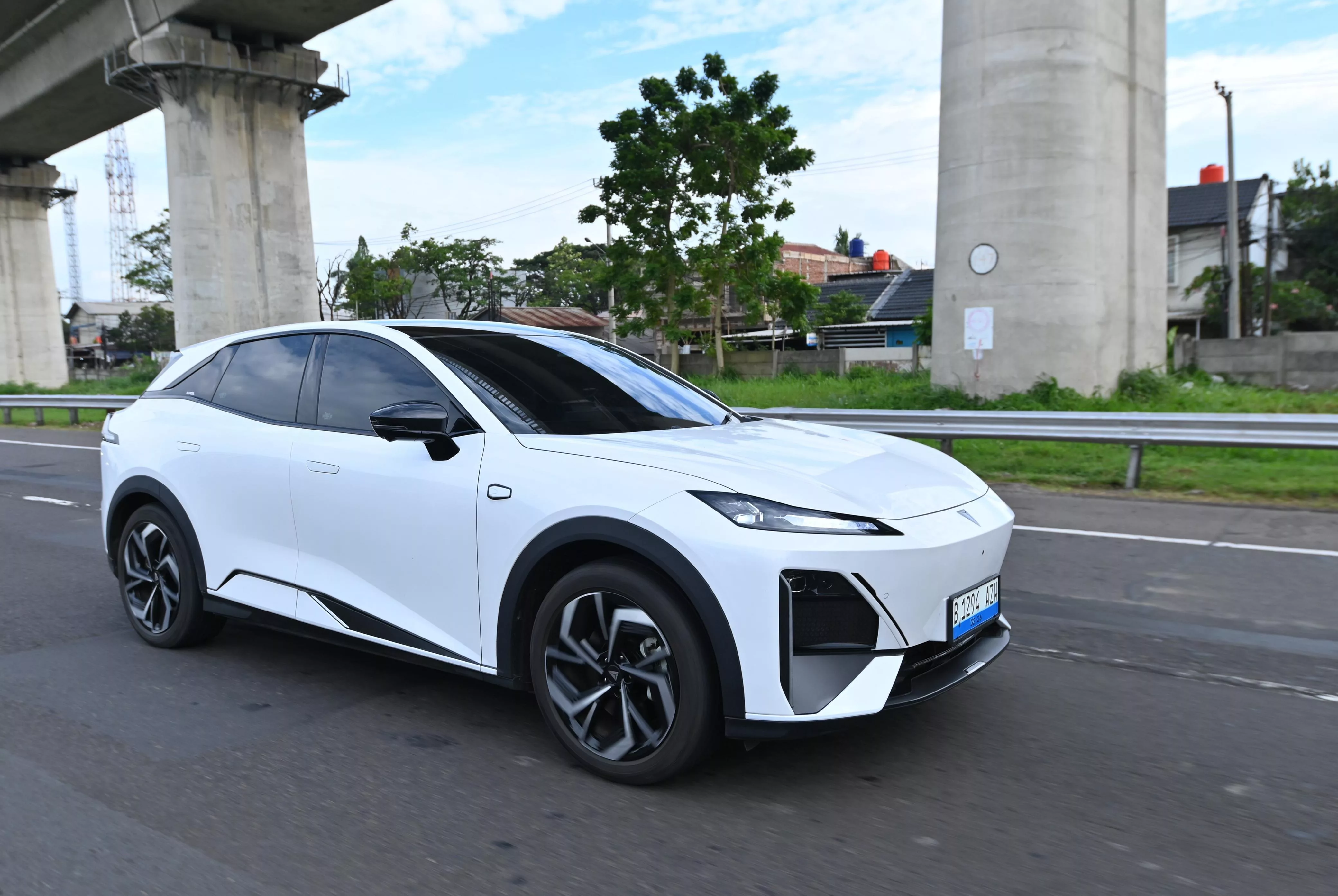 Deepal S07 Comet White