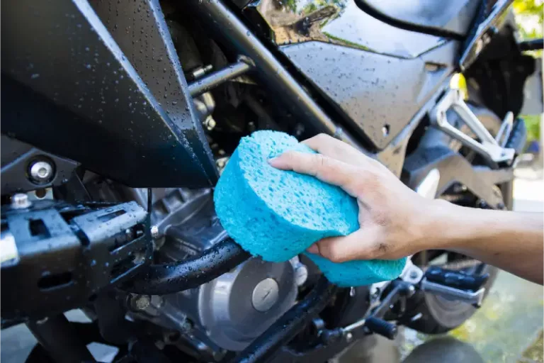 Tips Cuci Motor yang Aman untuk Komponen Elektrik, Motor Kinclong Tanpa Risiko! 