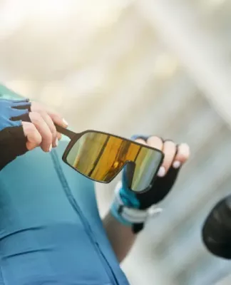 Gowes Makin Aman! Ini 10 Rekomendasi Kacamata Sepeda di Bawah Rp500 Ribu kacamata sepeda