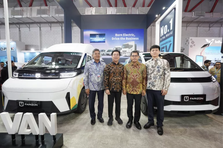 FARIZON Perkenalkan Armada Listrik di GIICOMVEC 2026, Bidik Efisiensi Operasional Bisnis