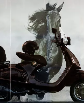 Vespa 946 Horse