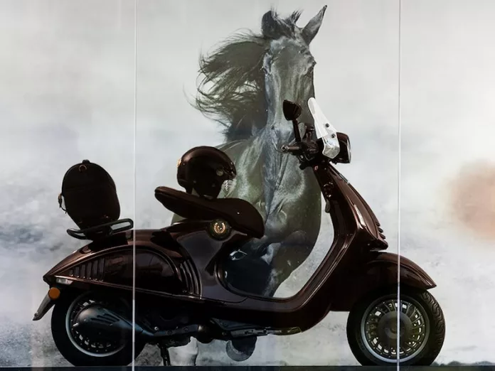 Vespa 946 Horse