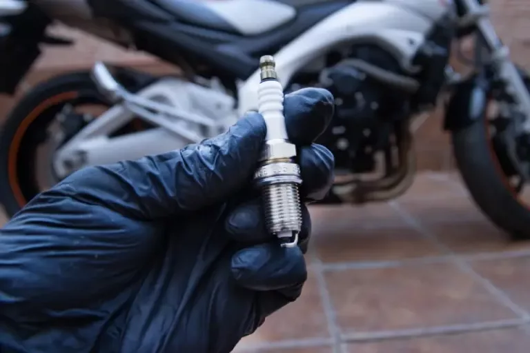 Busi Motor: Fungsi, Jenis, dan Cara Kerjanya 