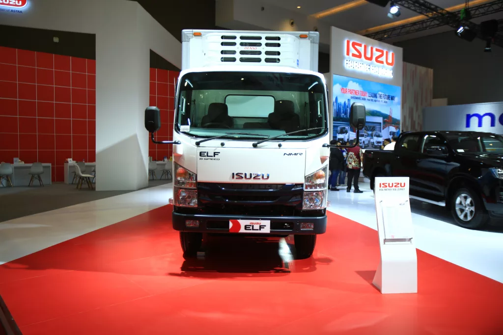 Isuzu ELF Refrigerator Box x Vitrans