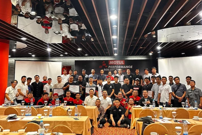 Ganti Oli Saja Nggak Cukup! Motul Performance Solution Edukasi Puluhan Bengkel di Medan