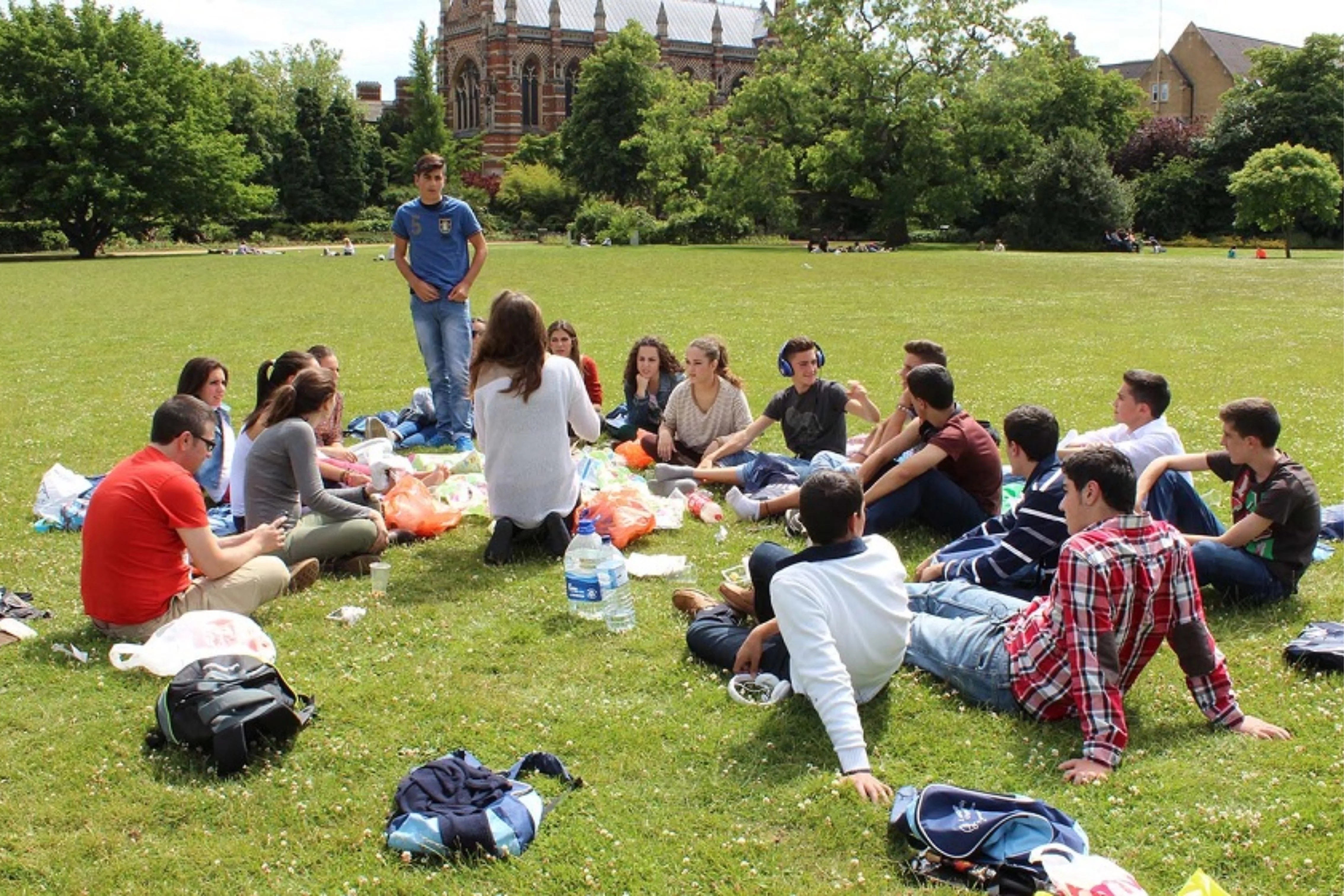 Piknik-di-Taman-Kota