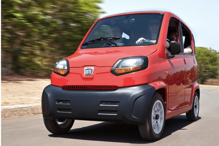 Bajaj Qute, Bedah Spesifikasi Mesin 216cc dan Kapasitas Angkut Empat Penumpang Dewasanya.