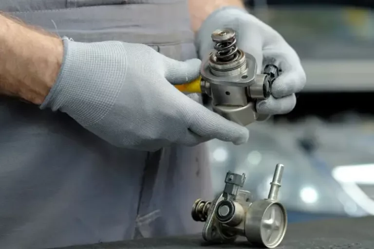 Fuel Pump Mobil Bermasalah? Kenali 6 Gejala dan Cara Mengatasinya