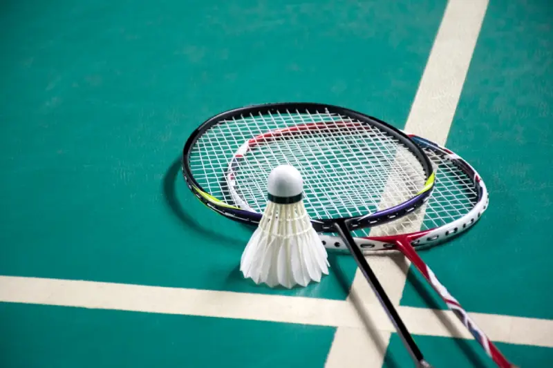 raket badminton terbaik