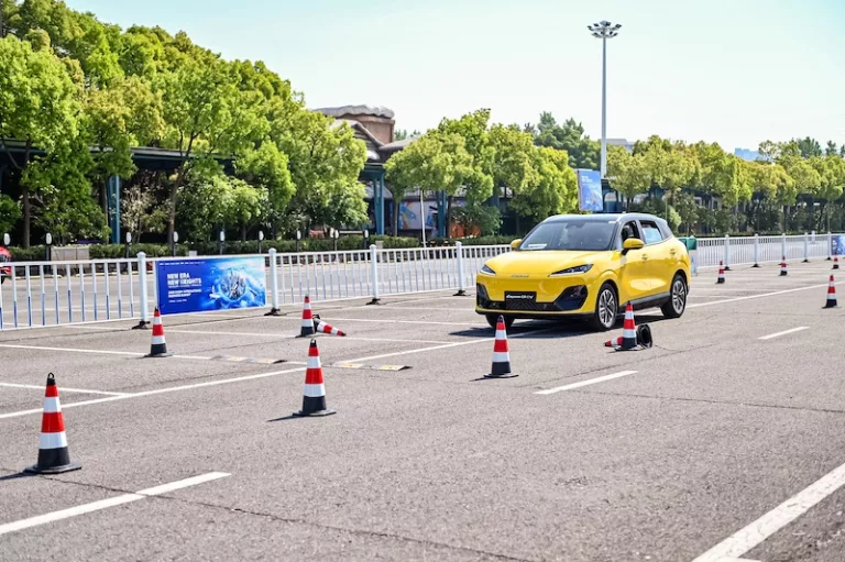 Tampil Beda! LEPAS E4 EV Jadi SUV Listrik Ganteng Jagoan Kaum Urban
