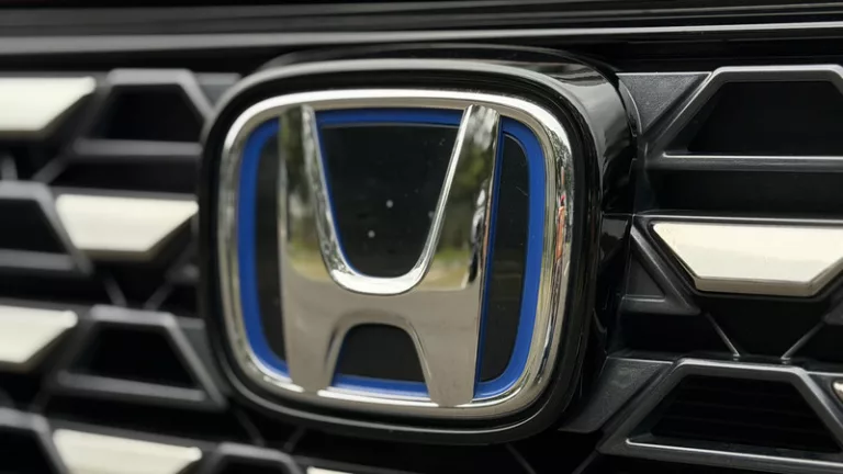 Review Honda HR-V Hybrid: Worth It untuk Harian?