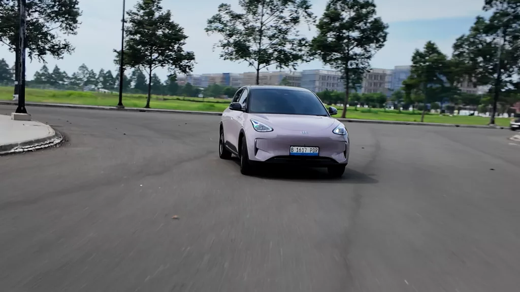 Handling Geely EX2 Max