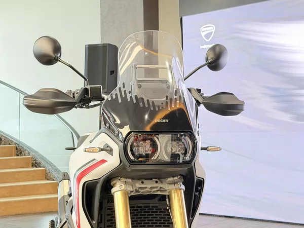 Ducati DesertX V2 Meluncur di Indonesia