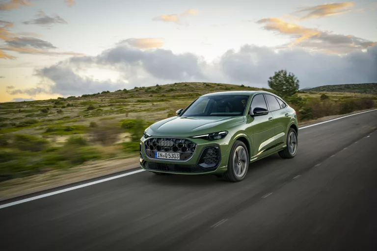 Tampil Beda dengan Kelir District Green, The New Audi Q5 Sportback Pilih Gaya Kemewahan Senyap
