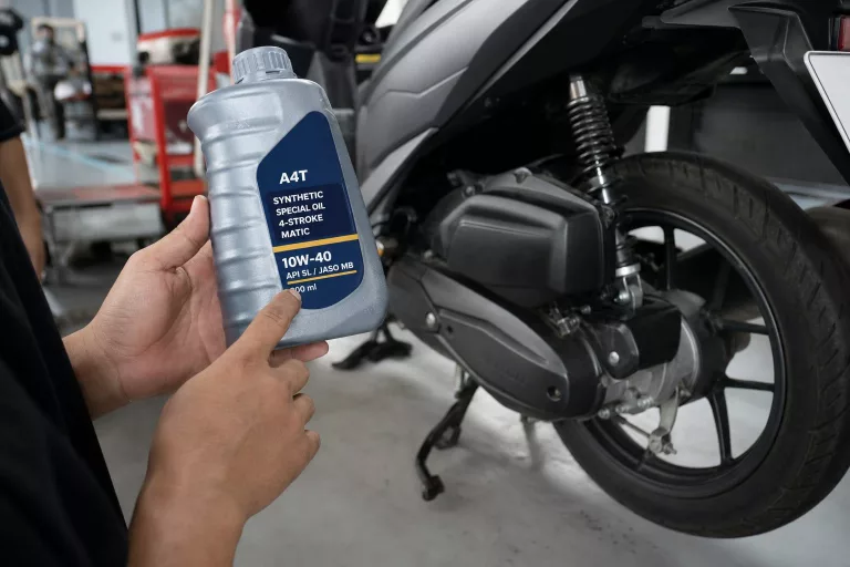 Arti Kode Oli Motor Matic dan Cara Membacanya