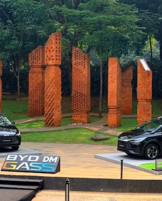 BYD Umumkan Harga Resmi M6 DM, Jadi PHEV Paling Terjangkau di Indonesia Harga Resmi BYD M6 DM di Indonesia