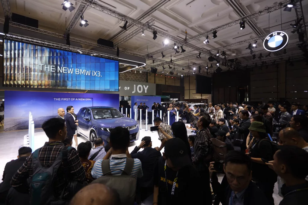 BMW iX3 GIIAS 2026