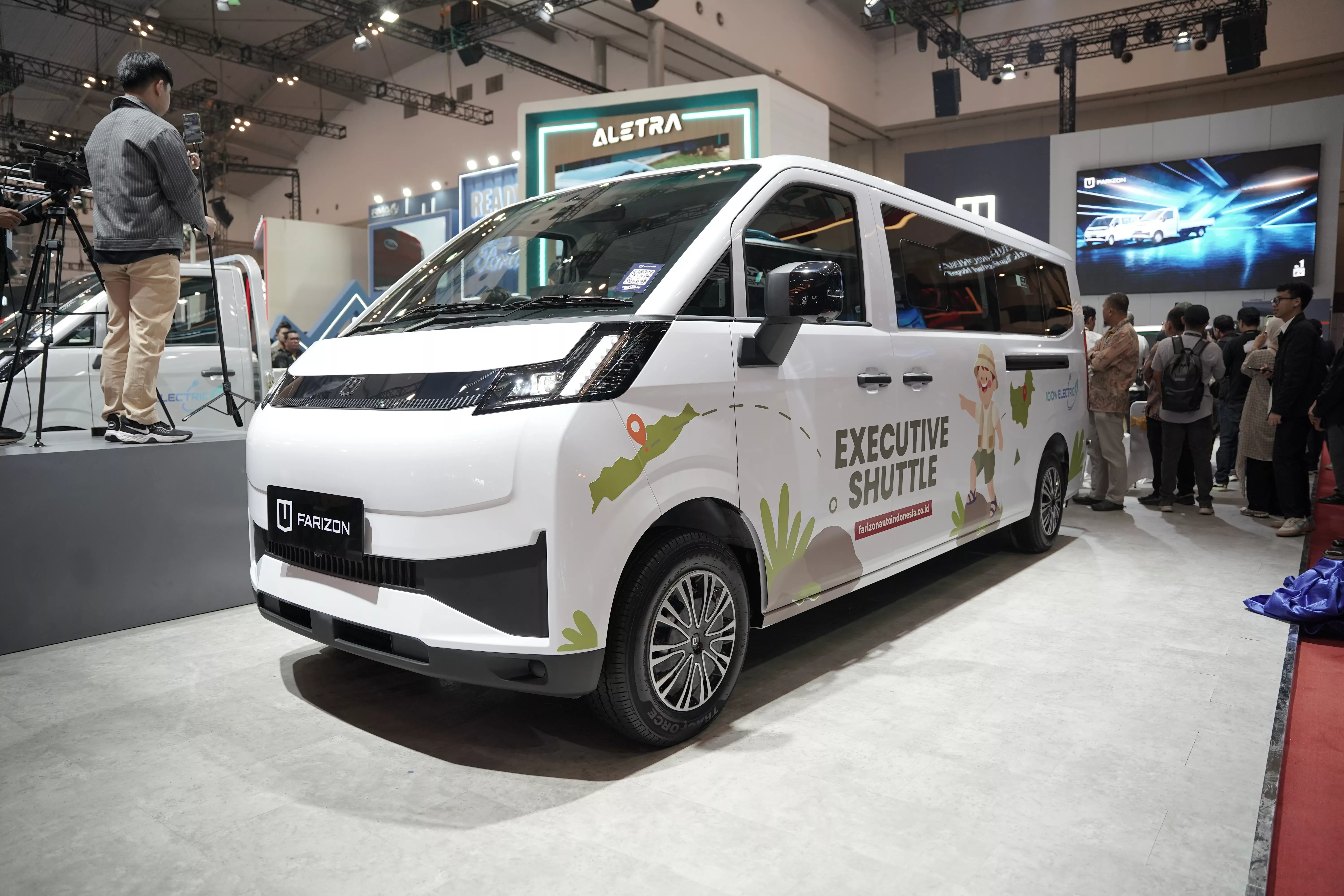 FARIZON V8E VAN