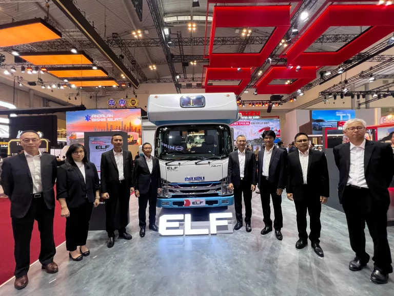 Sulap Sasis Truk Ringan Jadi Rumah Berjalan, Isuzu Pamerkan ELF NLR Campervan di GIIAS 2026