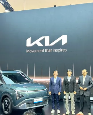 Kia Pamerkan Carens EV Concept di GIIAS 2026, MPV Listrik untuk Keluarga kia carens EV