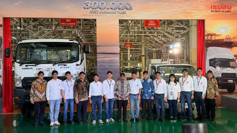 Isuzu Karawang Plant Produksi 300.000 Unit Kendaraan Niaga