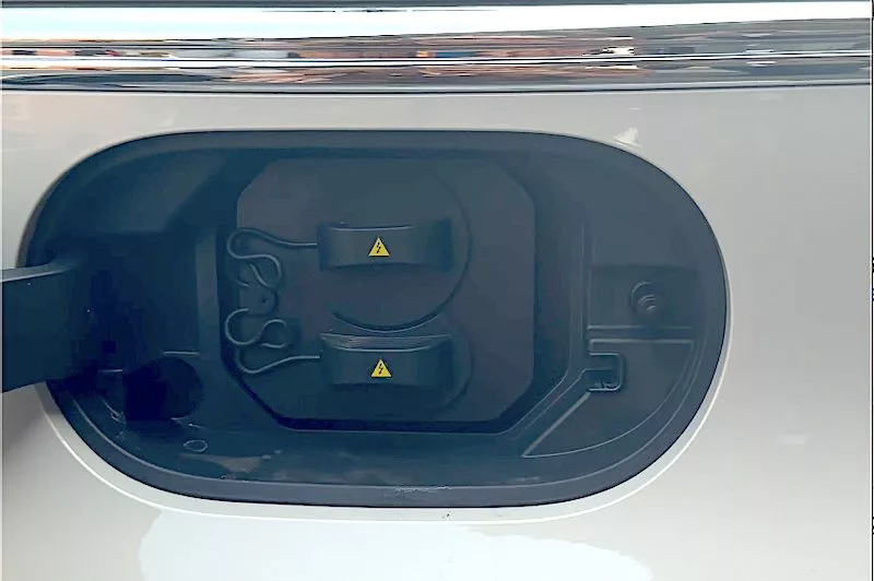 Perbedaan Wuling Aira EV dan Air EV