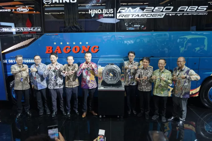 Lebih Aman di Turunan dan Bagasi Luas, Hino Rilis Bus RM 280 ABS Retarder di GIIAS 2026 Hino meluncurkan Bus RM 280 ABS Retarder di GIIAS 2026