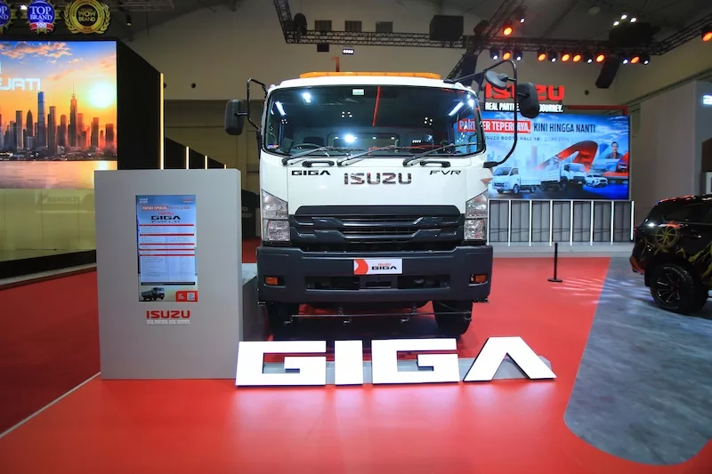 Isuzu GIGA FVR Road Sweeper