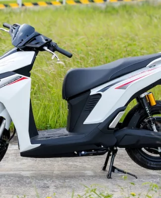 Say Goodbye untuk Antrean SPBU, Ini Cerita Praktis Keseharian Pakai Motor Listrik VinFast Viper! Cerita Praktis Motor VinFast Viper