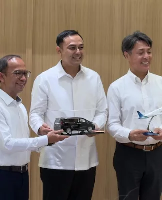 Layanan Makin Mewah! Toyota dan Garuda Airlines Umumkan Kolaborasi Layanan Antar Jemput Gratis Toyota x Garuda Airlines Umumkan Kerjasama di GIIAS 2026