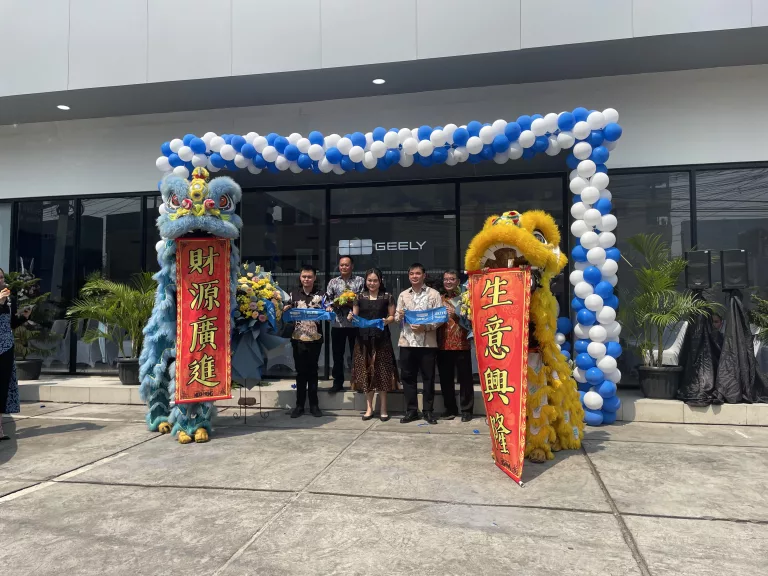 Geely Resmi Buka Dua Diler 3S Baru di Bekasi dan PIK 2