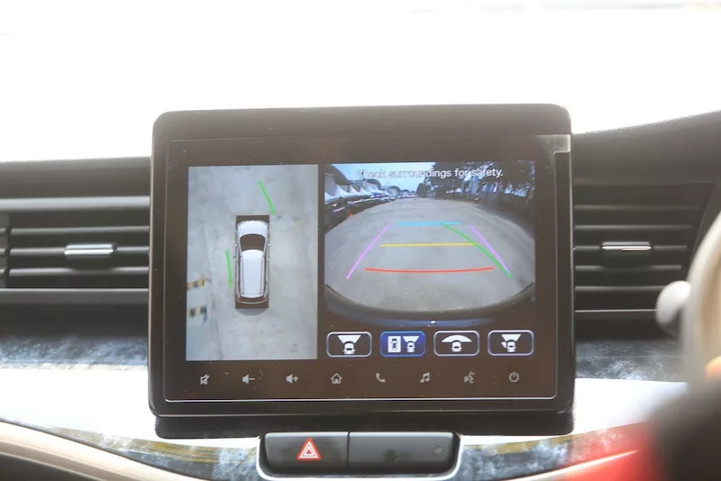 Teknik Parkir Mobil Aman