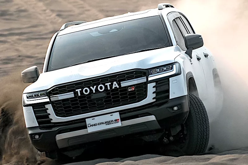 Test Drive Land Cruiser 300 Hybrid EV di Gumuk Pasir Jogjakarta