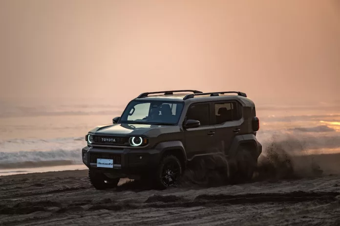 Mungil Tapi Gahar: Sensasi Libas Gumuk Pasir Bareng Land Cruiser FJ Land Cruiser FJ Gumuk Pasir