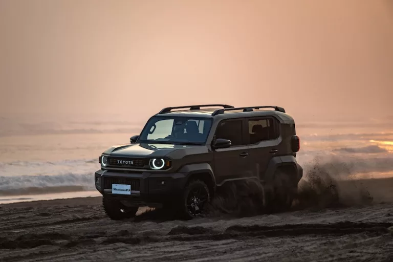Mungil Tapi Gahar: Sensasi Libas Gumuk Pasir Bareng Land Cruiser FJ