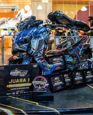 Bawa Konsep Futuristik, XMAX “Mata Berkedip” Dominasi CustoMAXi Bandung 2026 Modifikasi Yamaha XMAX Robot CustoMAXi Bandung 2026