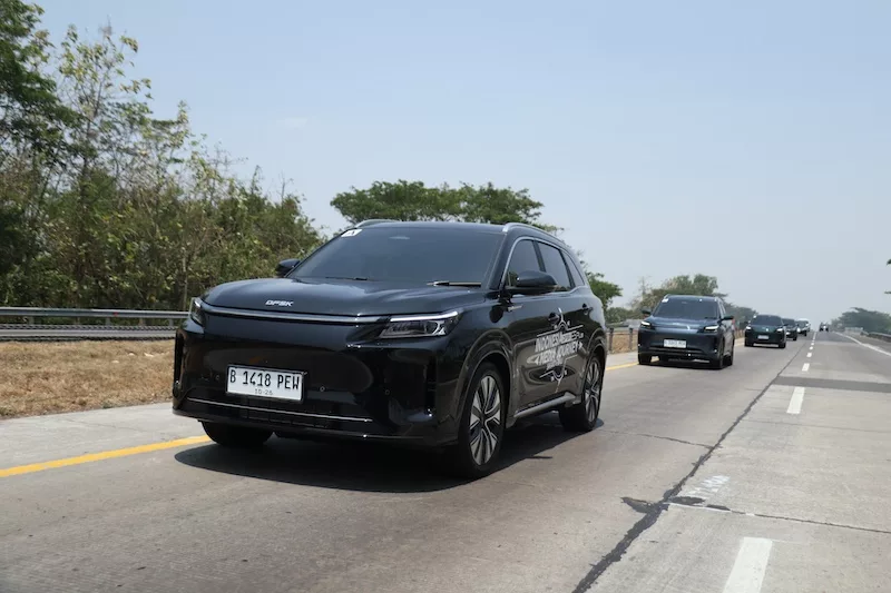 Kelebihan Mobil PHEV di DFSK E5 Plus