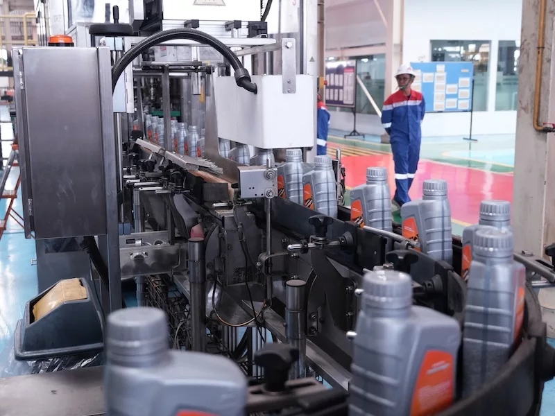 Jejak Presisi Produksi Oli Pertamina