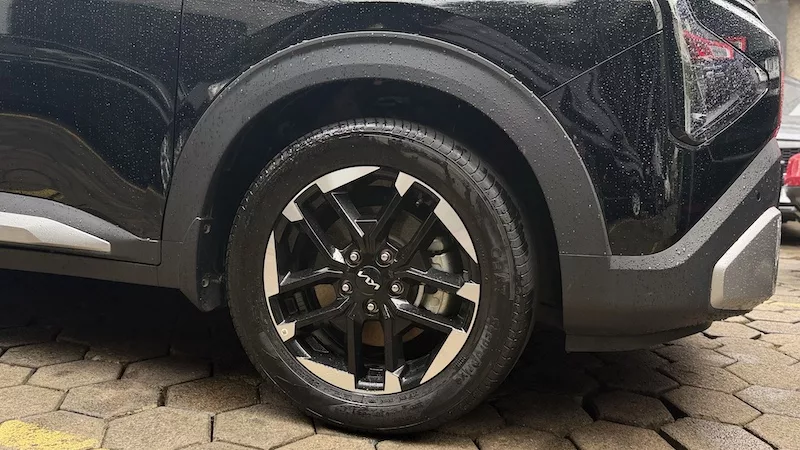 Review Kia Carens