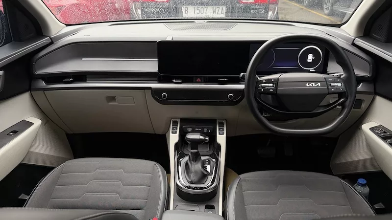 Review Kia Carens