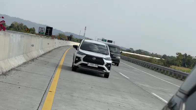 Spesifikasi Lengkap Toyota Veloz Hybrid Buat Mobil Harian